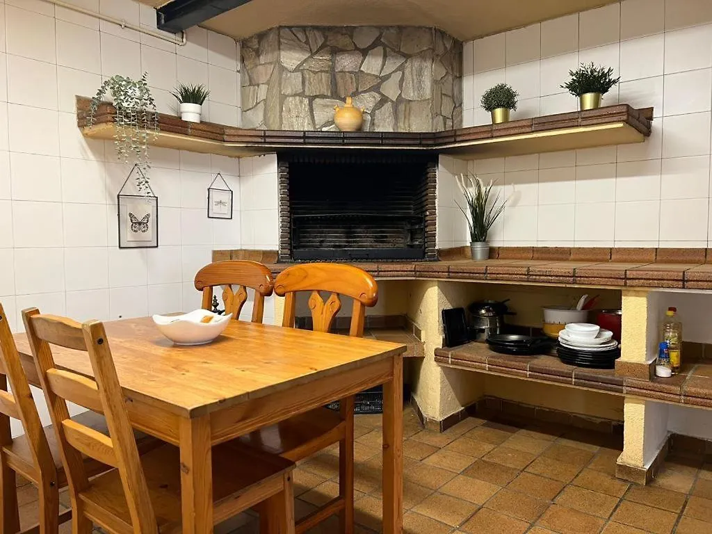 La Bruixa Rural Guest House Dosrius